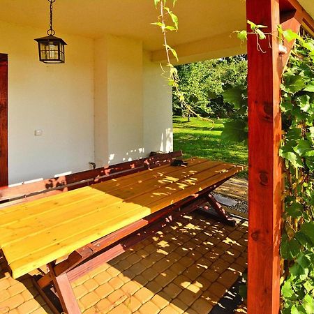 Holiday House With Large Garden, Noskowo ภายนอก รูปภาพ