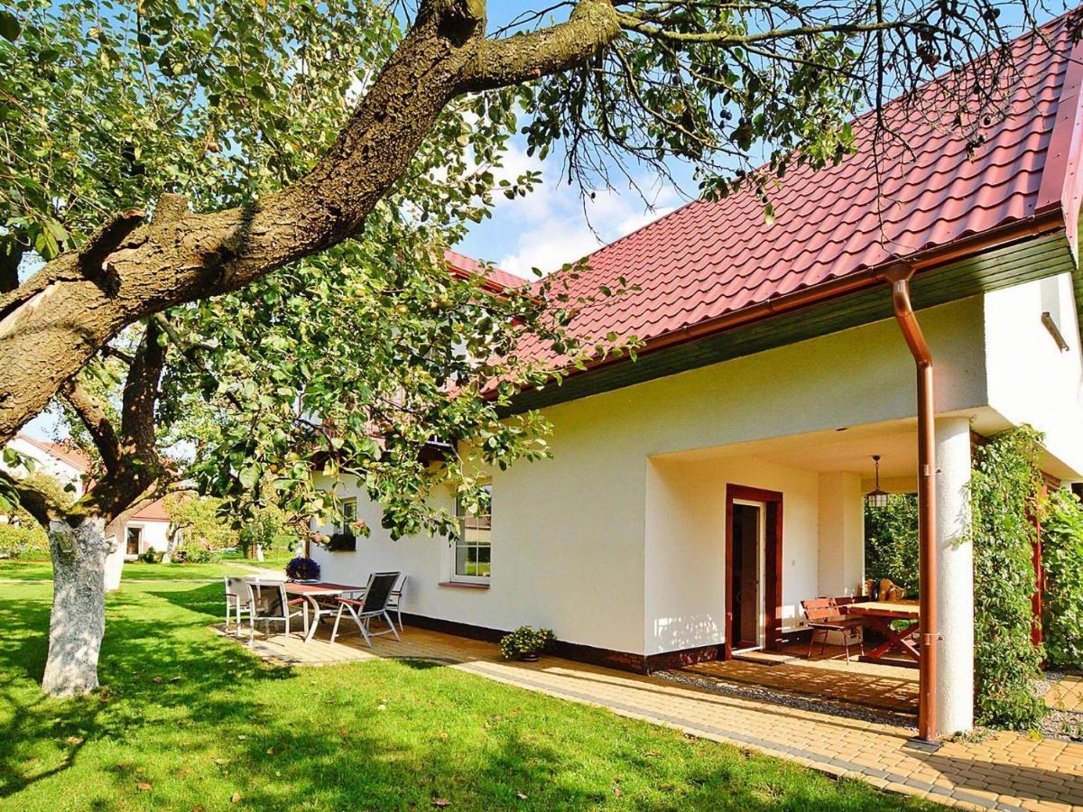 Holiday House With Large Garden, Noskowo ภายนอก รูปภาพ